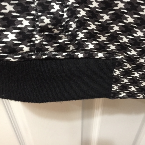 Houndstooth Printed Bomber Jacket - Picture 5 of 8